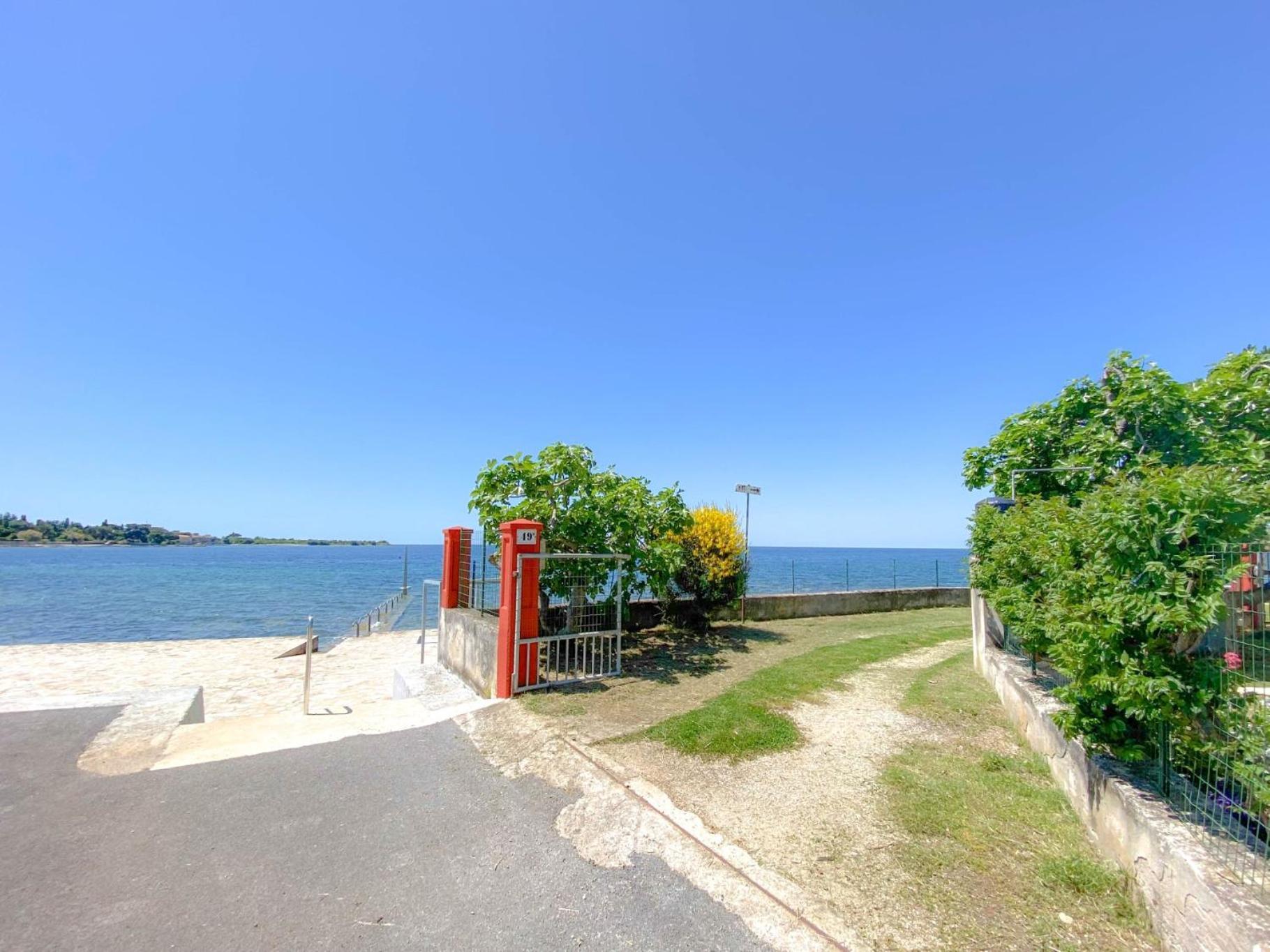 Belvedere Gore Novigrad  Exterior photo
