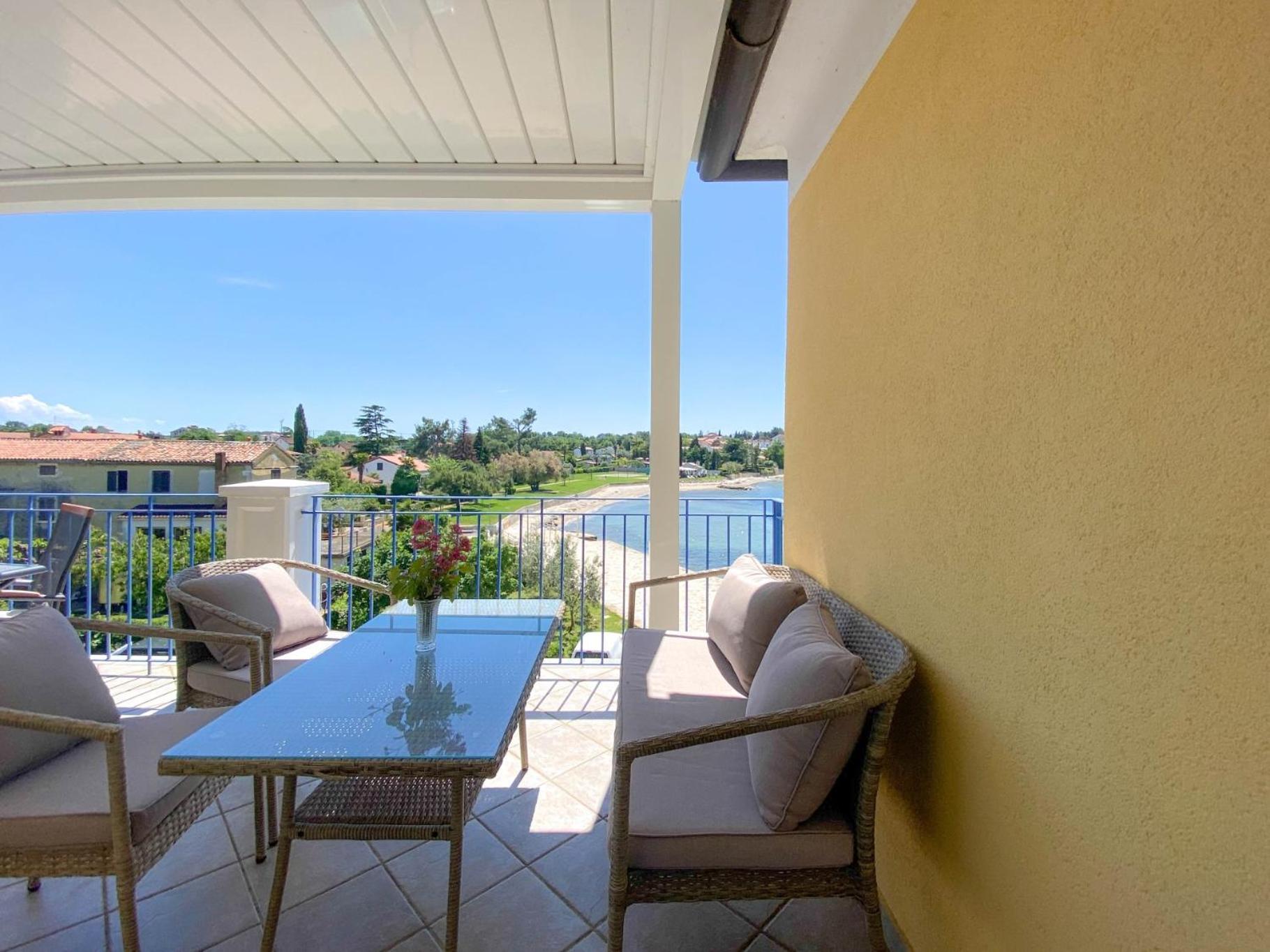 Belvedere Gore Novigrad  Exterior photo