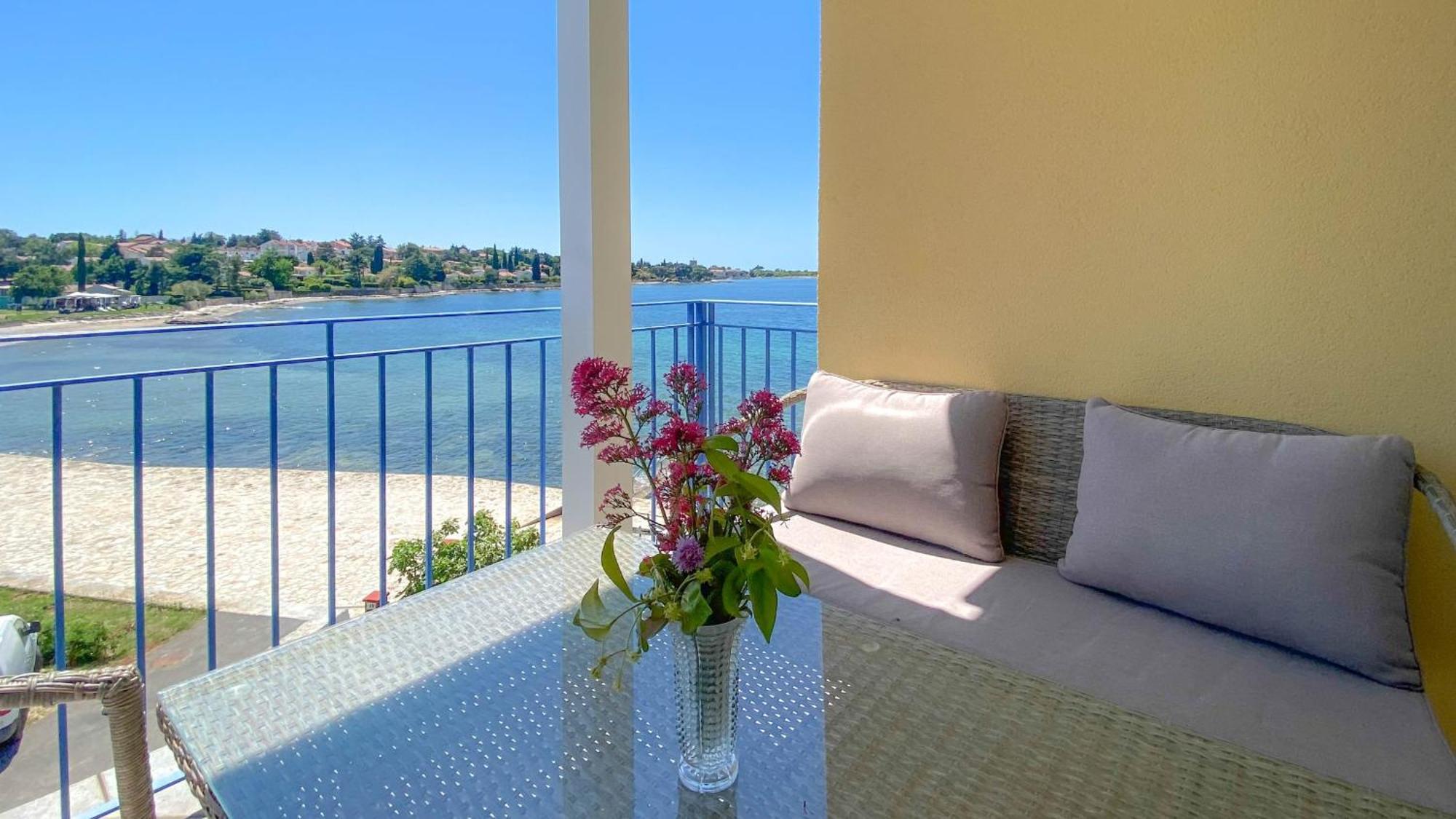 Belvedere Gore Novigrad  Exterior photo